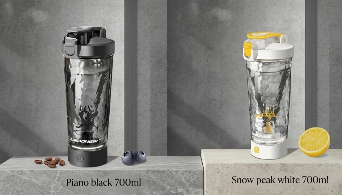 Portable electric blender USB rechargeable, high powerful mixing cup.