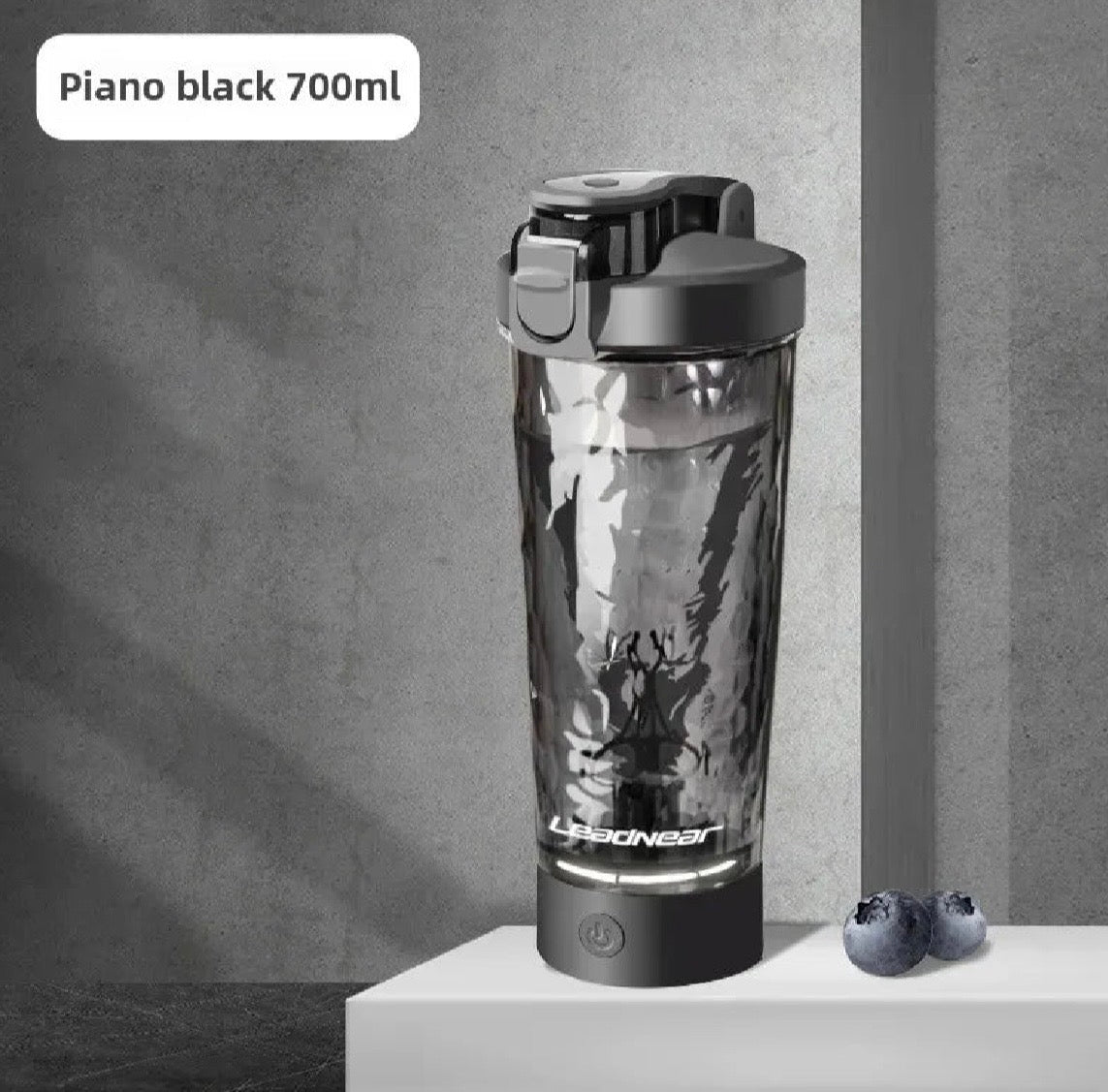 Portable electric blender USB rechargeable, high powerful mixing cup.